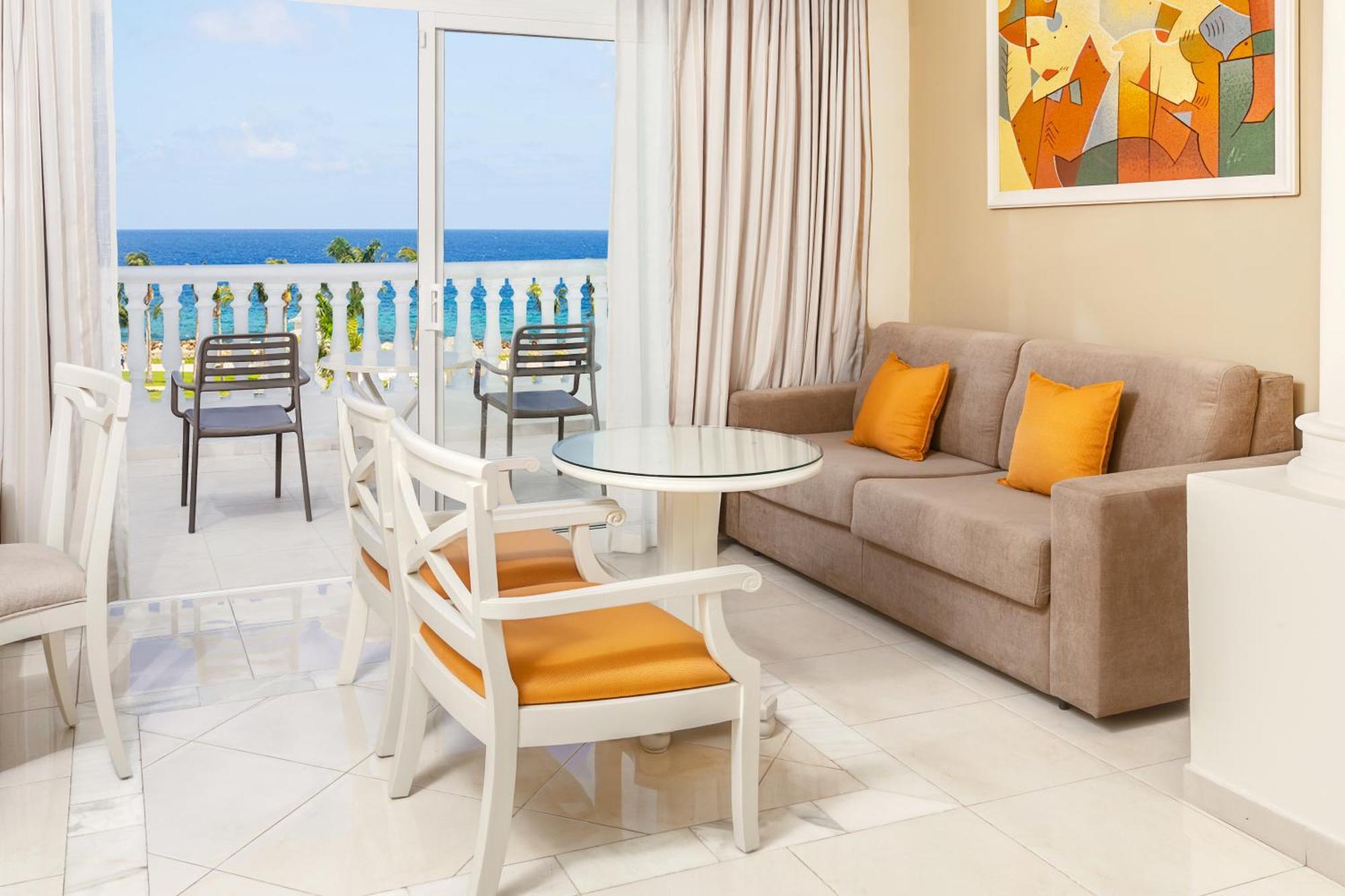 2 Double Beds Sea View Deluxe Junior Suite SGL